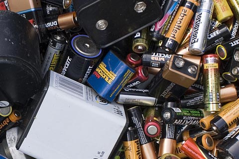 代驾车锂电池回收价_高价回收锂电池厂家_电池能不能回收